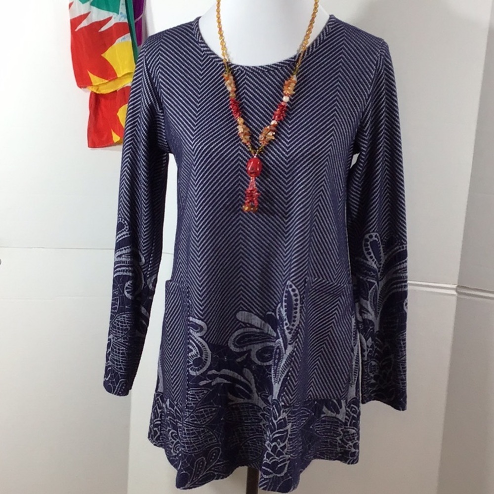 Chris & Carol blue textured tunic M